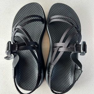 NWOT Women’s Black Chaco Sandals Size 7